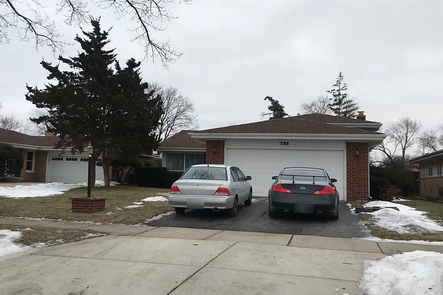 725 Madelyn Dr photo 1