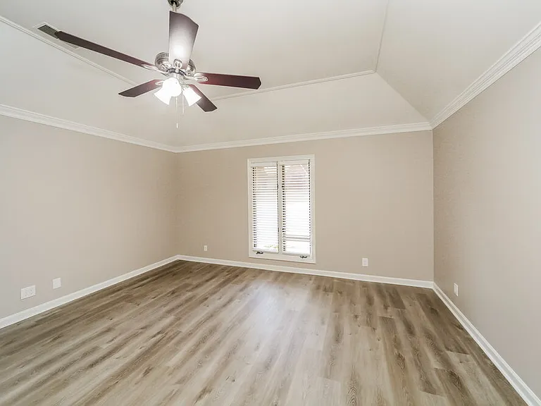 6404 Evergreen Dr — Photo 10