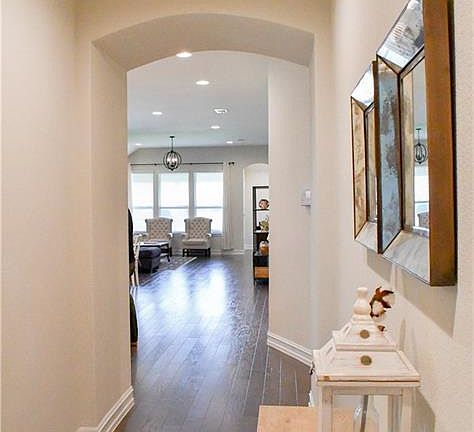 3rd image of 203 Thornberry Dr