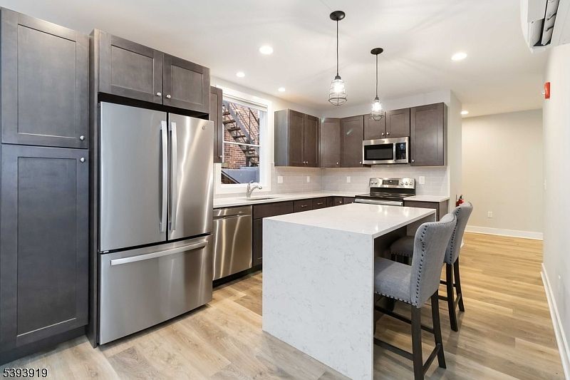 1st image of 46 S Park Pl Unit B-3