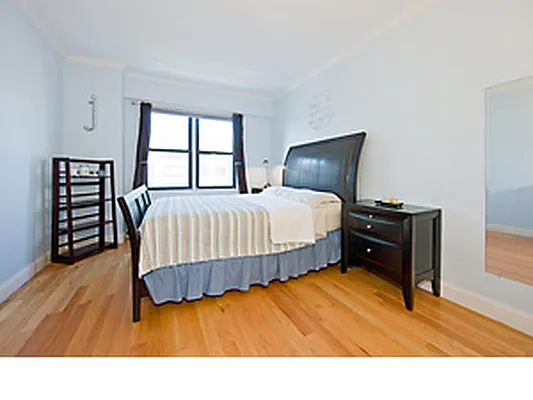 Sold by Realmart Realty LLC | media 5