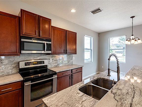 4th image of 6411 Twin Bridges Dr