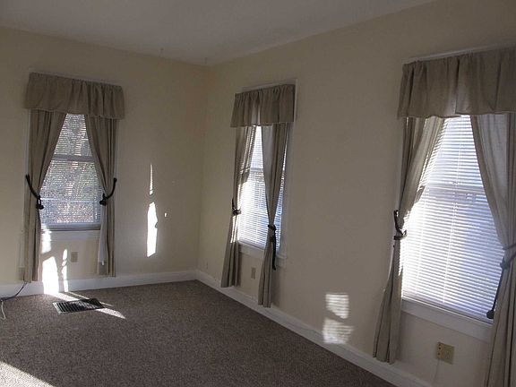4th image of 7 Church St