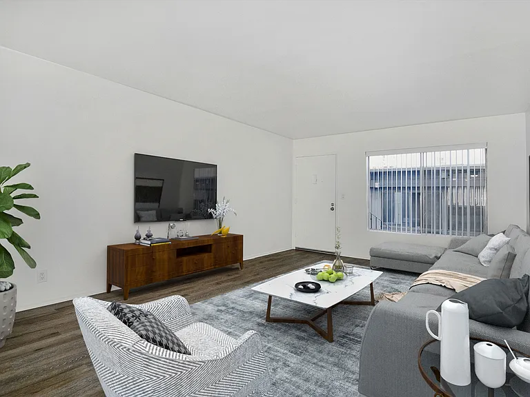 ZELZAH APARTMENTS — Photo 21