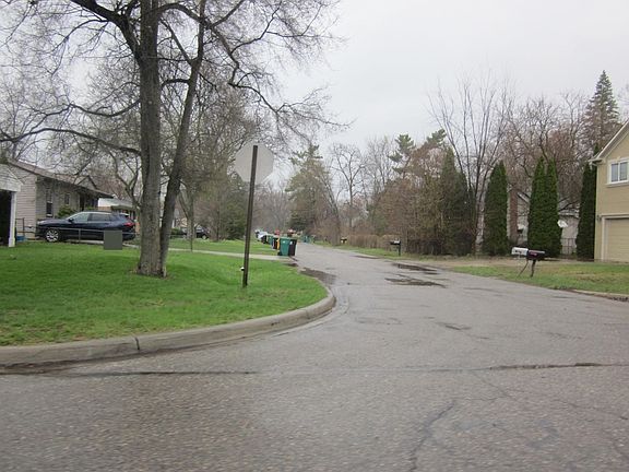 5th image of 28700 Independence St