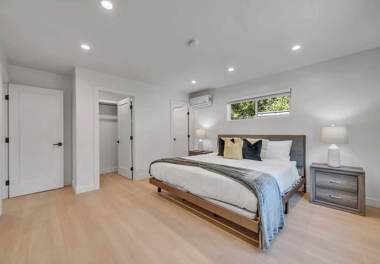 2 bed, 887 sqft, $6,000 — Photo 4