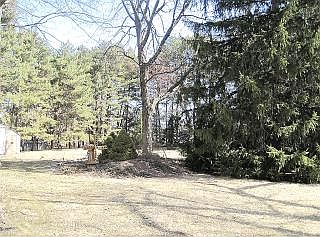 3rd image of 4087 Moulton Dr