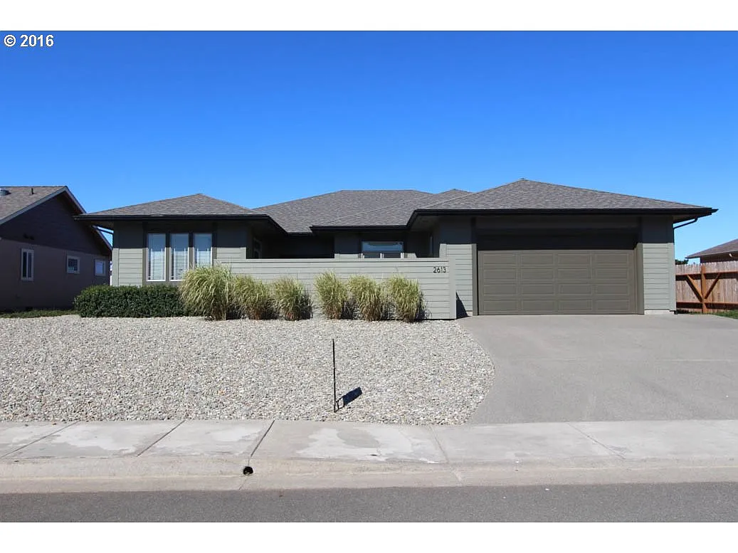 2612 Cedar Loop Dr photo 1