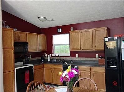 3rd image of 261 Glendale Ct