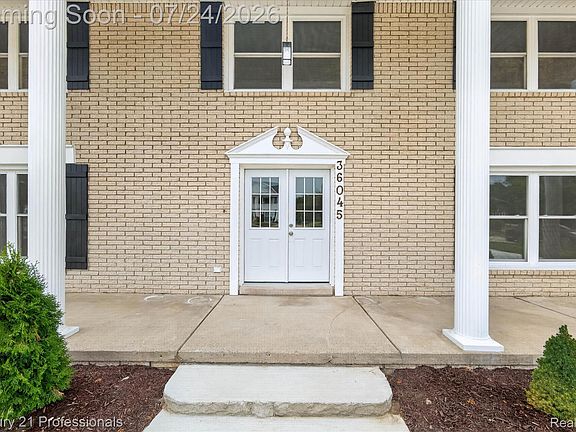 5th image of 36045 Congress Ct