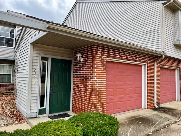 2405 Clayton Blvd APT 203, Champaign, IL 61822