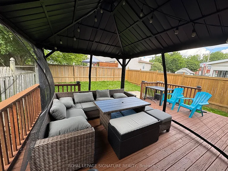 118 Athabaska Rd — Photo 21