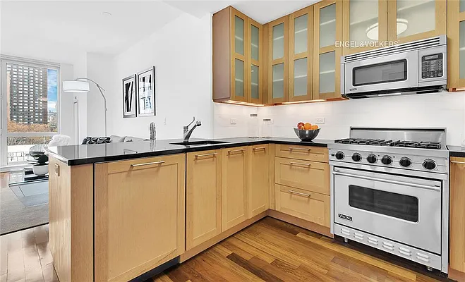 Sold by Engel & Völkers New York City | media 11