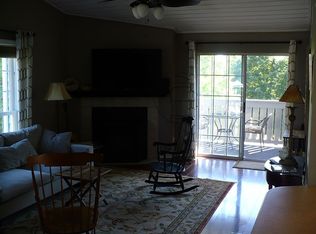 71 Leafwood Ln APT 296, Groton, CT 06340