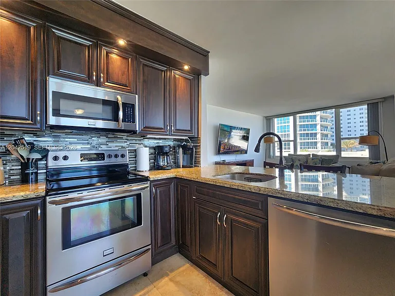 3505 S Ocean Dr #412 — Photo 16