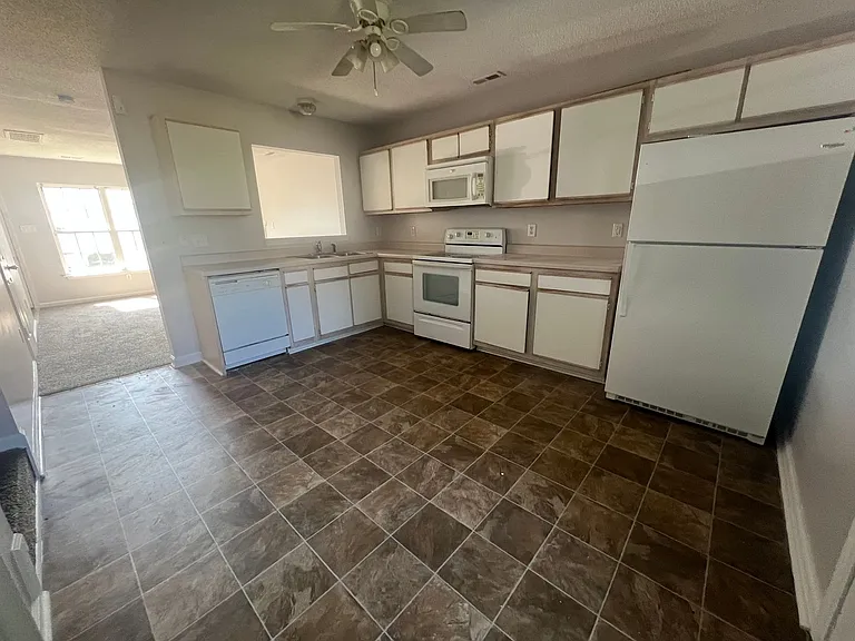 411 Timberlake Trl — Photo 5