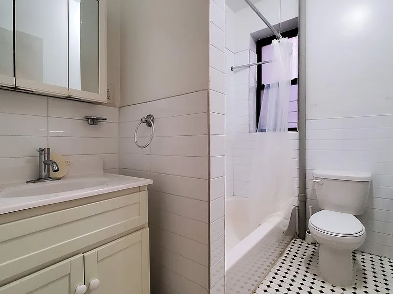2391 Bedford Ave #S5C — Photo 4