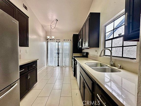 5th image of 2542 W Macarthur Blvd