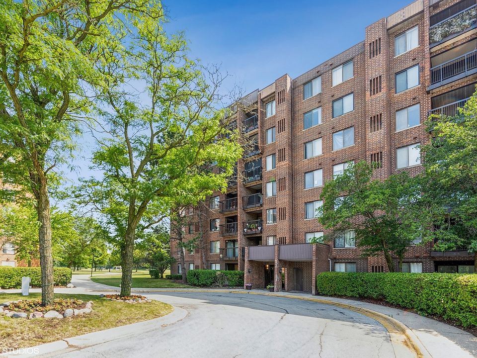 1st image of 400 Park Ave APT 201