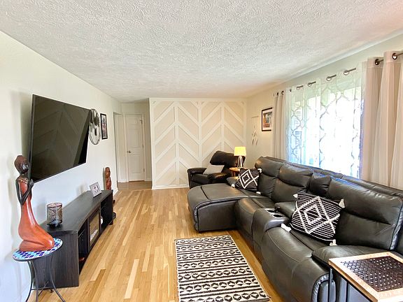 2nd image of 10 Catherine Ave