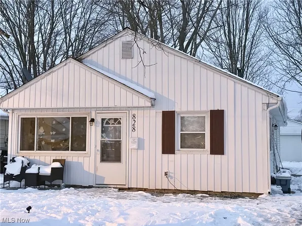 828 S Logan St, Elyria, OH 44035