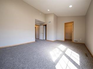 6824 158th St W #1, Saint Paul, MN 55124
