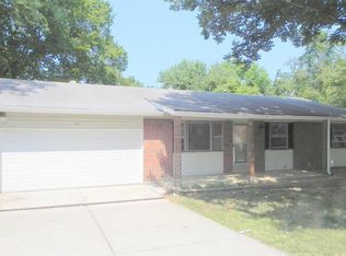 35 Sunny Side Dr, Saint Peters, MO 63376