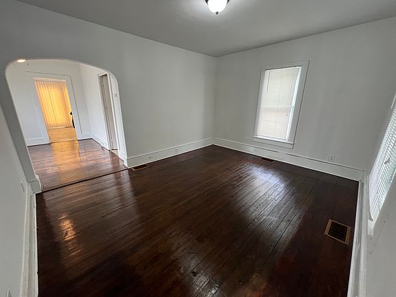 3rd image of 817 N 4th St #1