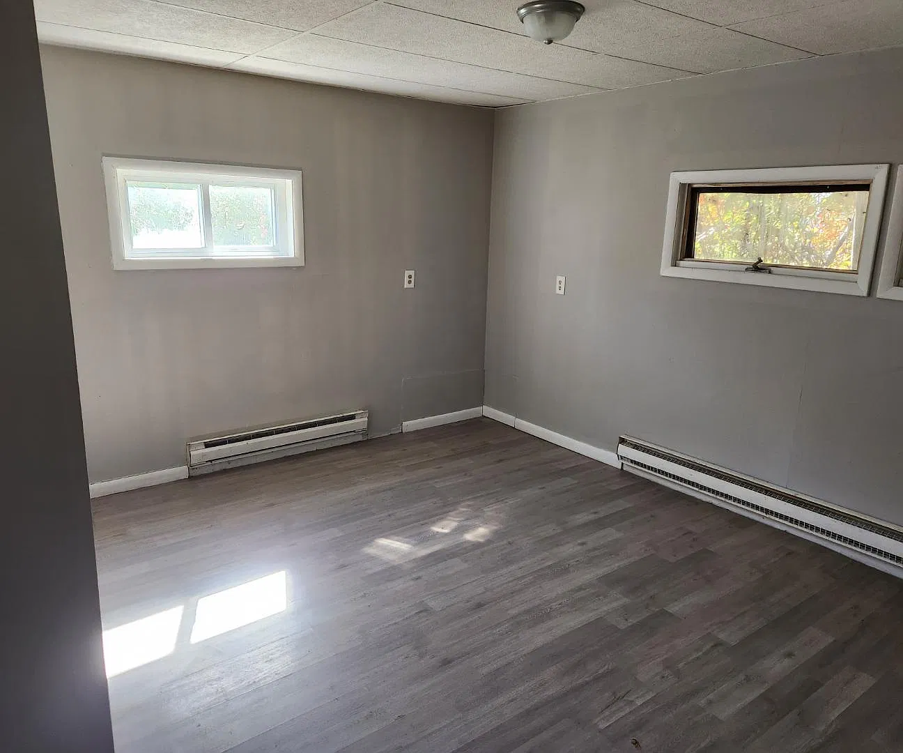 211 East Avenue - 211 East Ave - Lower (Apt. B) — Photo 4