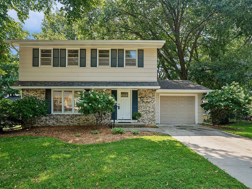 1st image of 8666 Sunny Hill Dr