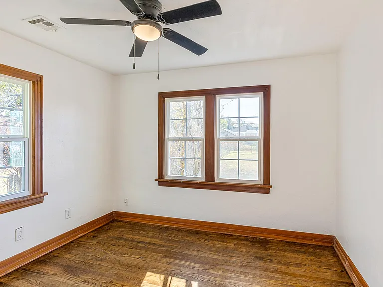 2242 W Eubanks St — Photo 11
