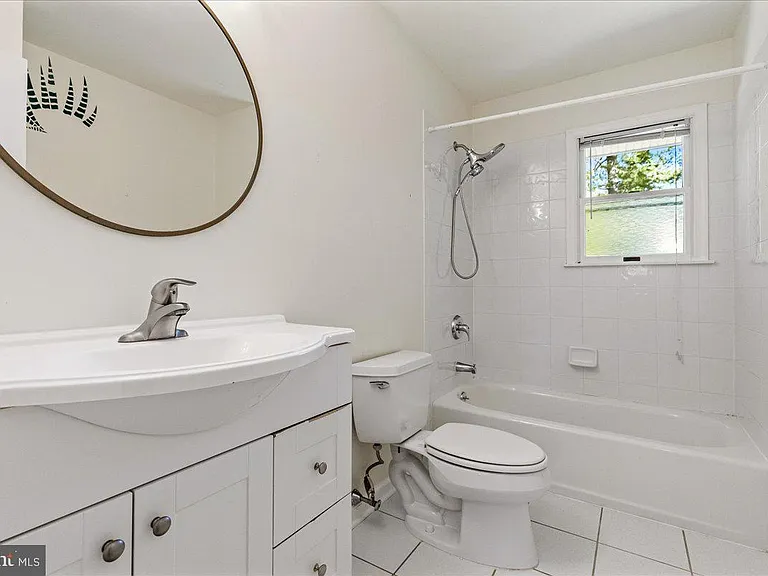 38 Robert Rd — Photo 21