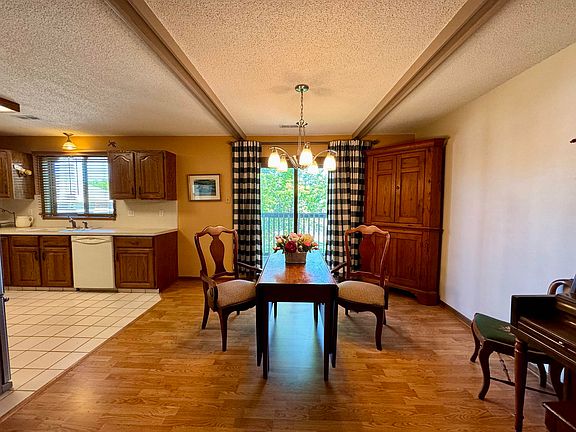 5th image of 501 W 37th St