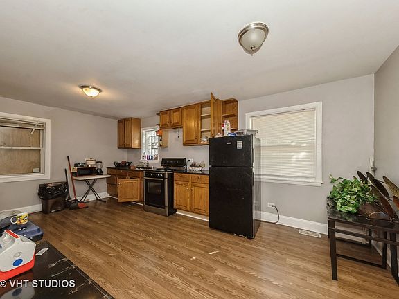 3rd image of 6959 S Oakley Ave