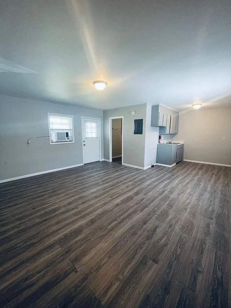 Studio Apartment Near Downtown Lewisburg MoveIn Special Available — Photo 4