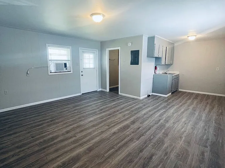 Studio Apartment Near Downtown Lewisburg MoveIn Special Available — Photo 4