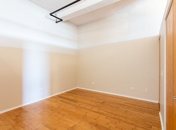 5th image of 2024 S Wabash Ave APT 402