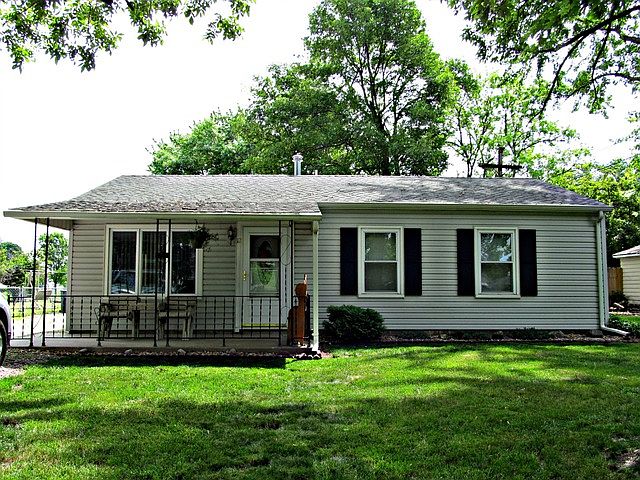 1st image of 12 Saratoga Ln