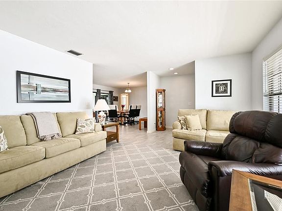 5th image of 140 Fleur De Lis LN