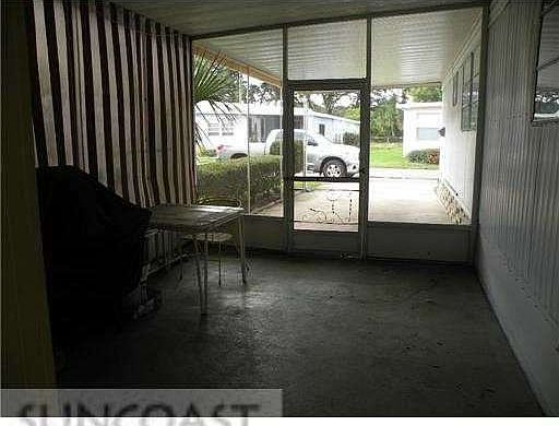 5th image of 137 Pindo Palm St W