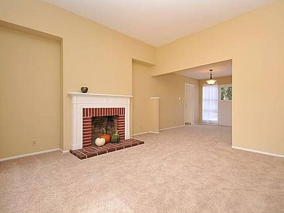 Living Room/Dining Room