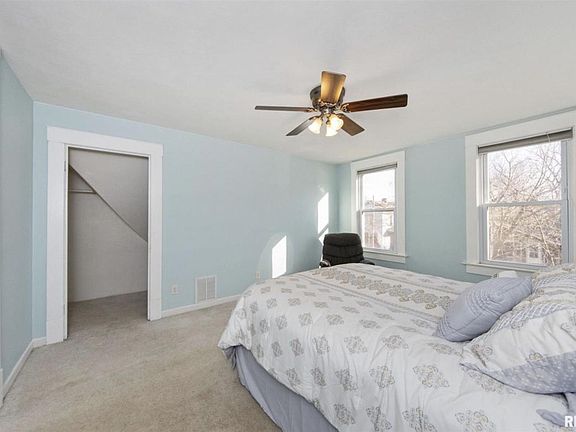 4th image of 1219 N Garfield Ave