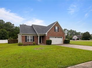 102 Sugar Cane Dr, Raeford, NC 28376