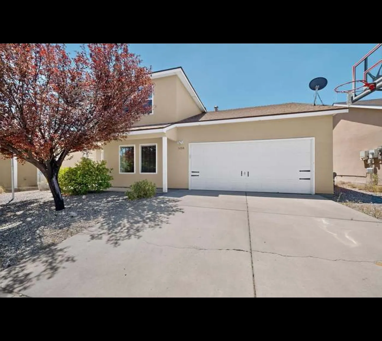 4 bed, 2.5 bath, 2032 sqft, $2,300 — Photo 1
