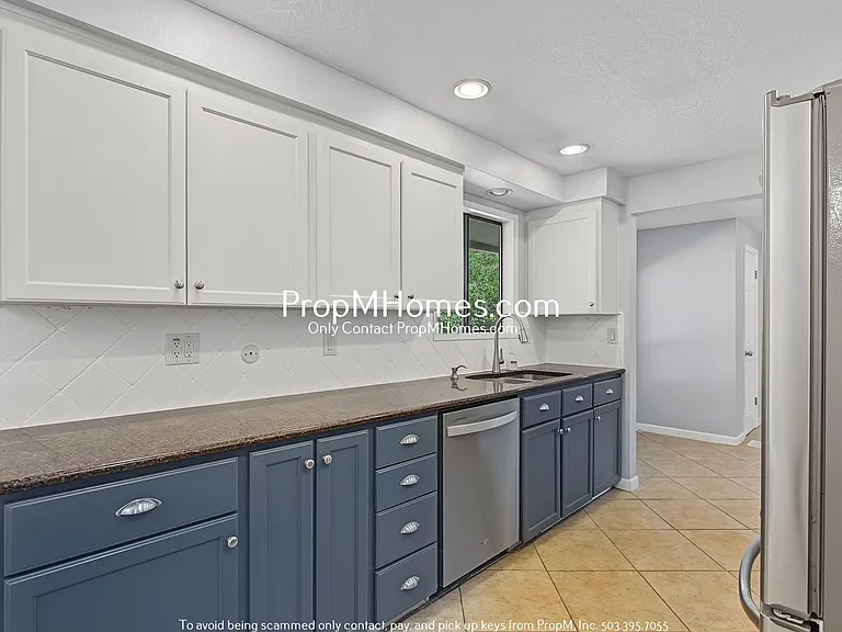 11908 SE 56th Ave — Photo 7