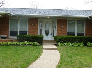 2401 Sunnybrook Dr, Saint Louis, MO