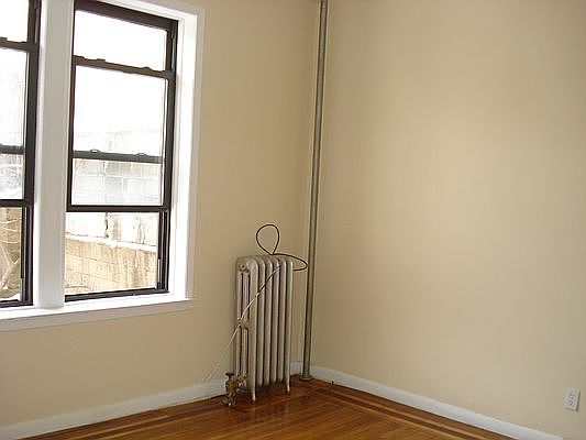 2nd image of 21-09 38th St #1R