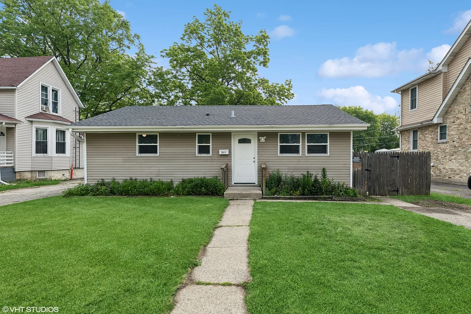 2811 Elim Ave photo 1