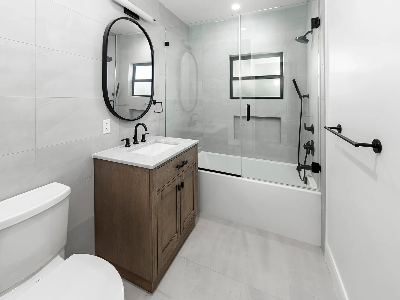 2 bed, 1000 sqft, $3,500 — Photo 3