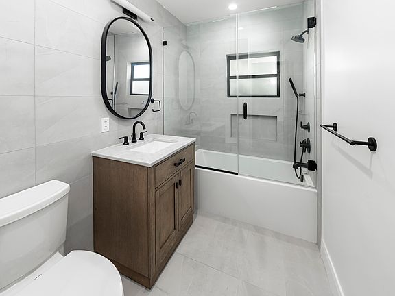 3rd image of 2625 Chariton St #2625
